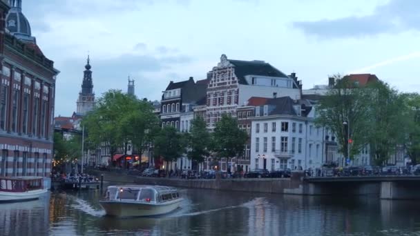 Amsterdam Nederland Nederland Mei 2019 Pleziervaart Waterkanalen Van Stad Cruiseschip — Stockvideo