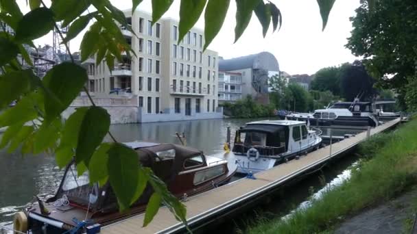 Gante Bélgica Mayo 2019 Vista Del Canal Agua Ciudad Yates — Vídeo de stock