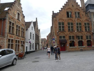 Bruges, Belçika - Mayıs 2019: Şehir sokaklarının manzarası. Evet.