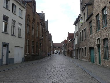 Bruges, Belçika - Mayıs 2019: Şehir sokaklarının manzarası. Evet.