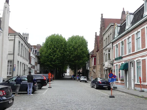 Brygge, Belgien - Maj 2019: Utsikt över gatorna i staden. Tou — Stockfoto