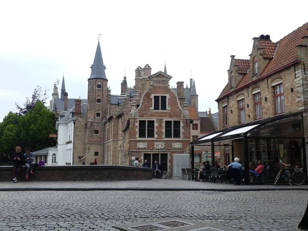 Bruges, Belgium - May 2019: View of the streets of the city. Tou — Stock Photo, Image