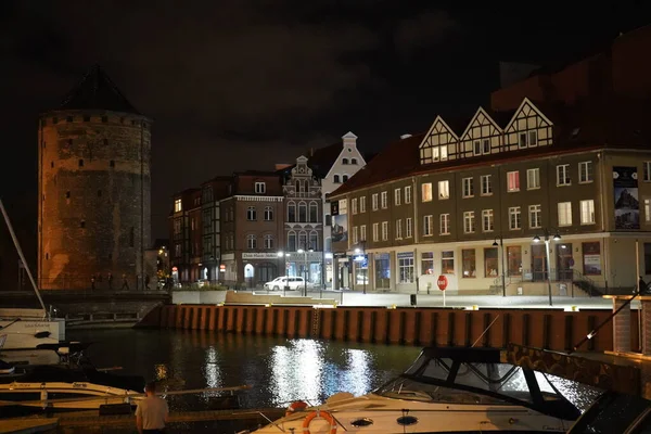 폴란드 그단스크 (Gdansk) - 2019 년 9 월: 야간 도시의 모습. 밤 P — 스톡 사진