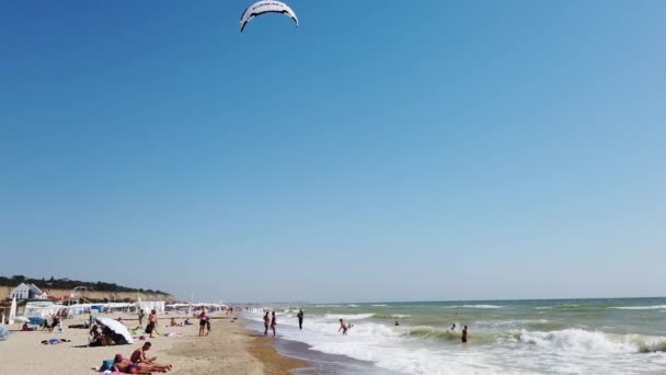 Europa Región Odessa Ucrania Agosto 2020 Gente Practica Kitesurf Playa — Vídeos de Stock