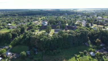 Avrupa 'nın Ukrayna' nın Chernigov bölgesindeki Seim nehri ile Baturyn kalesinin hava manzarası. Antik ahşap kale. Ahşap kale.