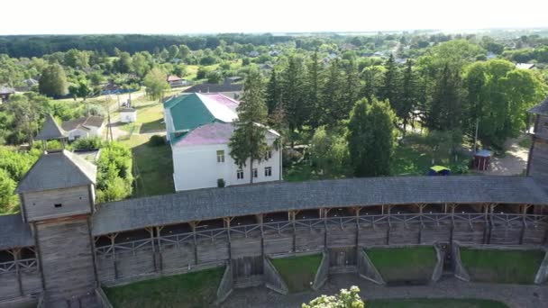 Légi kilátás Baturyn kastély a Seim folyó Csernyigov régió Ukrajna, Európa. Ősi erődítmény. Fakastély — Stock videók