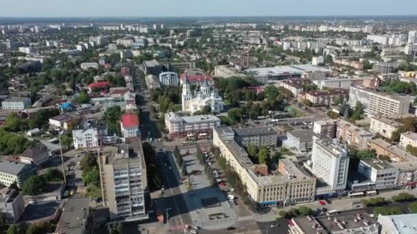 Vista aérea de la ciudad de Zhytomyr. Vista de la ciudad desde una altura. Ciudad de verano de Zhytomyr — Vídeos de Stock