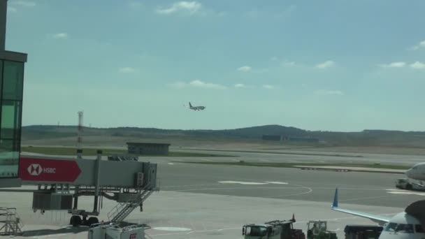 Istanbul Turkije Europa September 2020 Een Passagiersvliegtuig Landt Luchthaven Vliegtuiglanding — Stockvideo