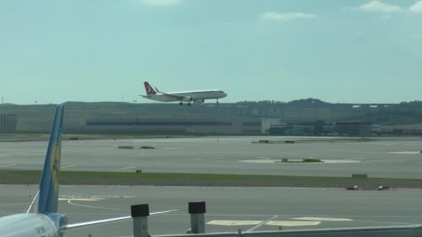 Istanbul Turkije Europa September 2020 Een Passagiersvliegtuig Landt Luchthaven Vliegtuiglanding — Stockvideo