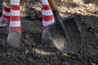 yere yerleştirilen kürek