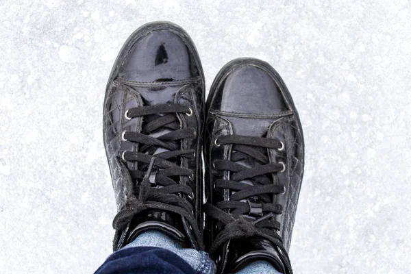 Zapatillas Altas Charol Negro Para Mujer Cuero Nieve Desde Arriba —  Fotos de Stock