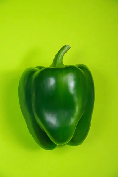 Sweet Ripe Green Peppers Green Background — Stock Photo, Image