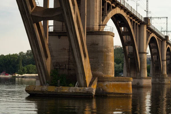 Puente Ferroviario Sobre Río Dniéper Ciudad Dniéper Atardecer —  Fotos de Stock