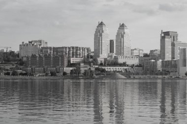 Şehir merkezi seti nehir manzaralı dinyeper şehir