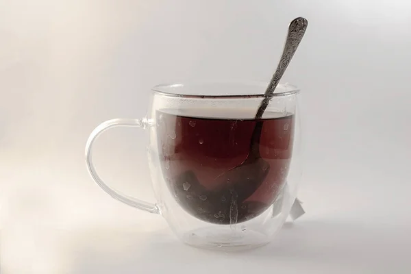 Xícara Chá Com Saco Chá Colher Fundo Isolado — Fotografia de Stock