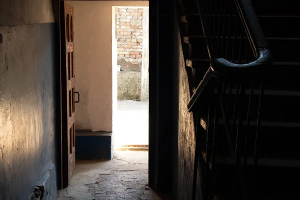 Темная Лестница Внутри Лестницей Второй Этаж Старом Доме Украине Городах — стоковое фото