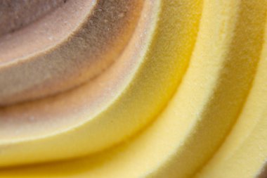 Arkadaki makro olarak çikolata portakallı dondurma dalgası