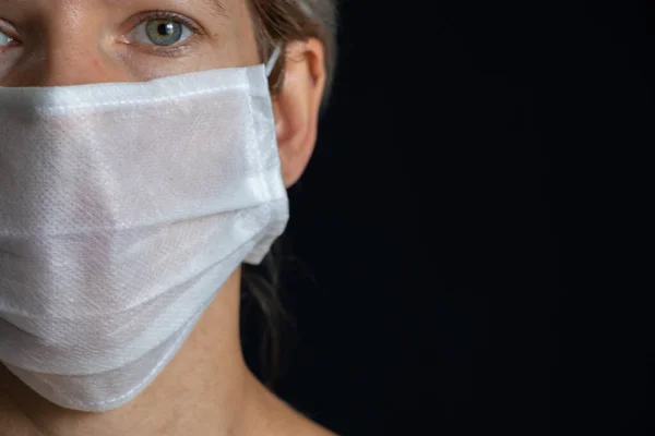 Ucraniana Chica Médico Máscara Retrato Oscuro —  Fotos de Stock