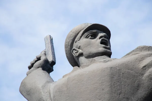 ウクライナのドニプロ 2020年8月30日 永遠の記憶 第152歩兵師団の兵士への記念碑 — ストック写真