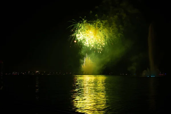 Feuerwerk Der Stadt Dnipro Der Ukraine Der Nacht Auf Den — Stockfoto