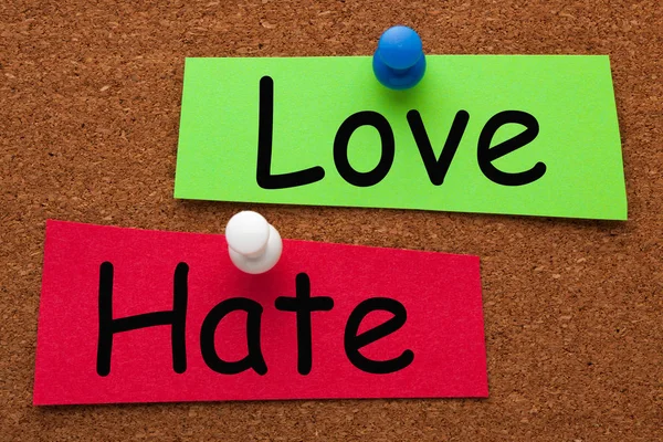 Αγάπης Μίσους Λέξεις Πολύχρωμα Αυτοκόλλητα Καρφώθηκε Πάνω Πίνακα Φελλού Επιλογή — Φωτογραφία Αρχείου