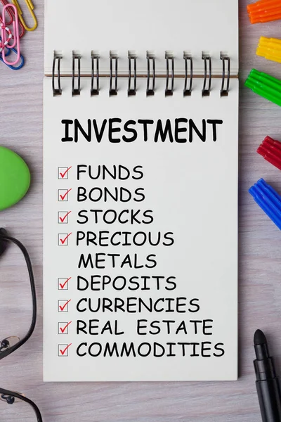 Investment checklist concept — Stockfoto