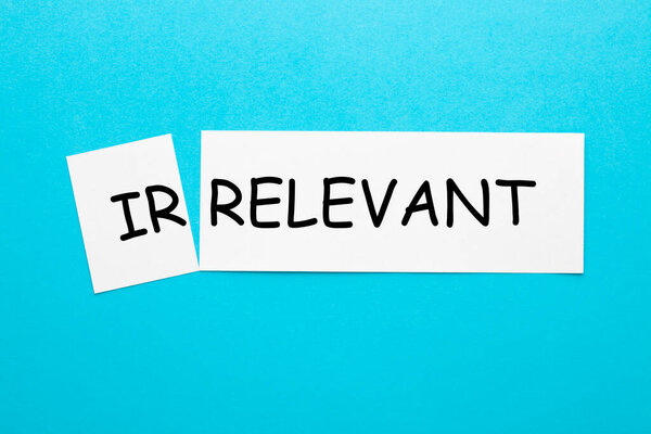 Слово "неуместно" стало значимым.