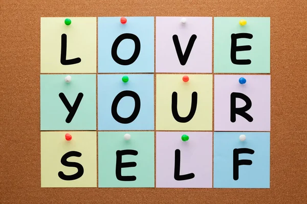 Love Your Self Texto Notas Fixadas Placa Cortiça — Fotografia de Stock