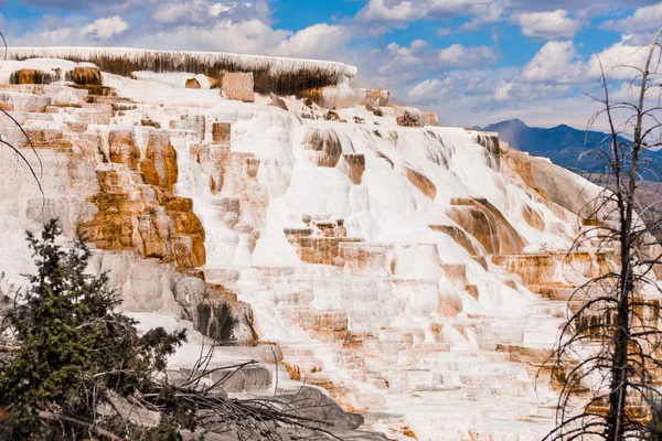 Mamutí horké prameny, Yellowstonský národní park — Stock fotografie