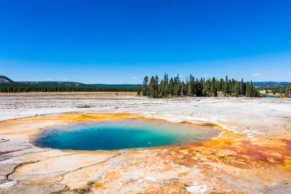 Colorful Opal Pool in Yellowstone National Park — Stock Photo, Image