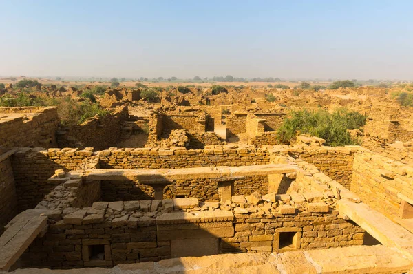 Tiro aéreo das ruínas assombradas de kumbalgarh jaisalmer — Fotografia de Stock