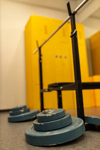 Nahaufnahme eines Fitnessgeräts im Fitnessstudio — Stockfoto