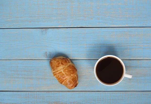 Koffie Stemming Koffie Tijd Een Kopje Zwarte Koffie Verse Croissants — Stockfoto