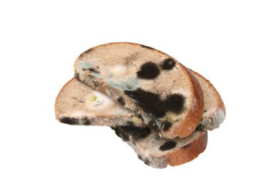 Beyaz arka planda çavdar ekmeği üzerine kalıp