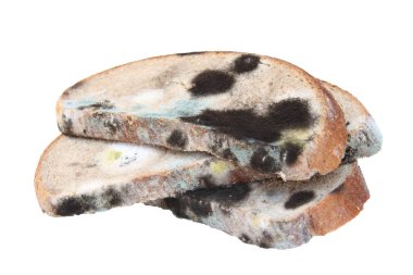 Beyaz arka planda çavdar ekmeği üzerine kalıp