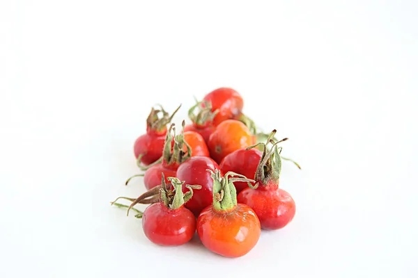 Vadon Termő Vörös Gyümölcsök Fehér Alapon Emelkedtek — Stock Fotó