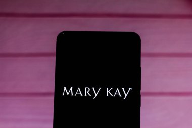 Brezilya - 11 Mart 2019: Mary Kay logo üstünde hareket eden aygıt perde 