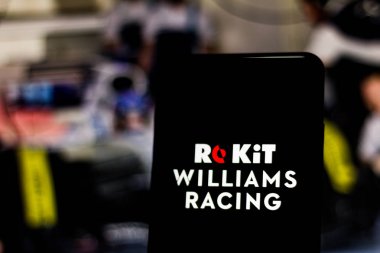 Brezilya - 11 Mart 2019: Takım logo Rokit Williams yarışı Formula 1'in perde-in hareket eden aygıt