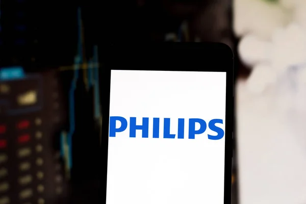 3 월 29 일, 2019, 브라질입니다. 모바일 장치에 필립스 로고입니다. 필립스는 네덜란드 회사 기술 및 소비자 제품 및 라이프 스타일에 초점을 맞춘 제품으로 — 스톡 사진