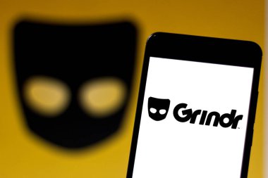 2 Nisan 2019, Brezilya. Grindr logo üstünde Android hareket eden aygıt. Grindr karşılamak için bir çapraz platform gayler, BI, trans ve eşcinseller için bir uygulamadır