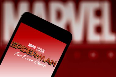 7 Nisan 2019, Brezilya. Logo Spider-Man: uzak ev mobil cihazda. Spider-Man: far from Home, Marvel Studios tarafından üretilen, gelecekteki Amerikan Aksiyon, macera ve bilim kurgu filmidir..