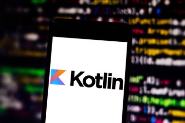11 Nisan 2019, Brezilya. Mobil cihazda Kotlin logosu. Kotlin bir Web programlama dilidir. Bu JetBrains tarafından geliştirilmiştir.