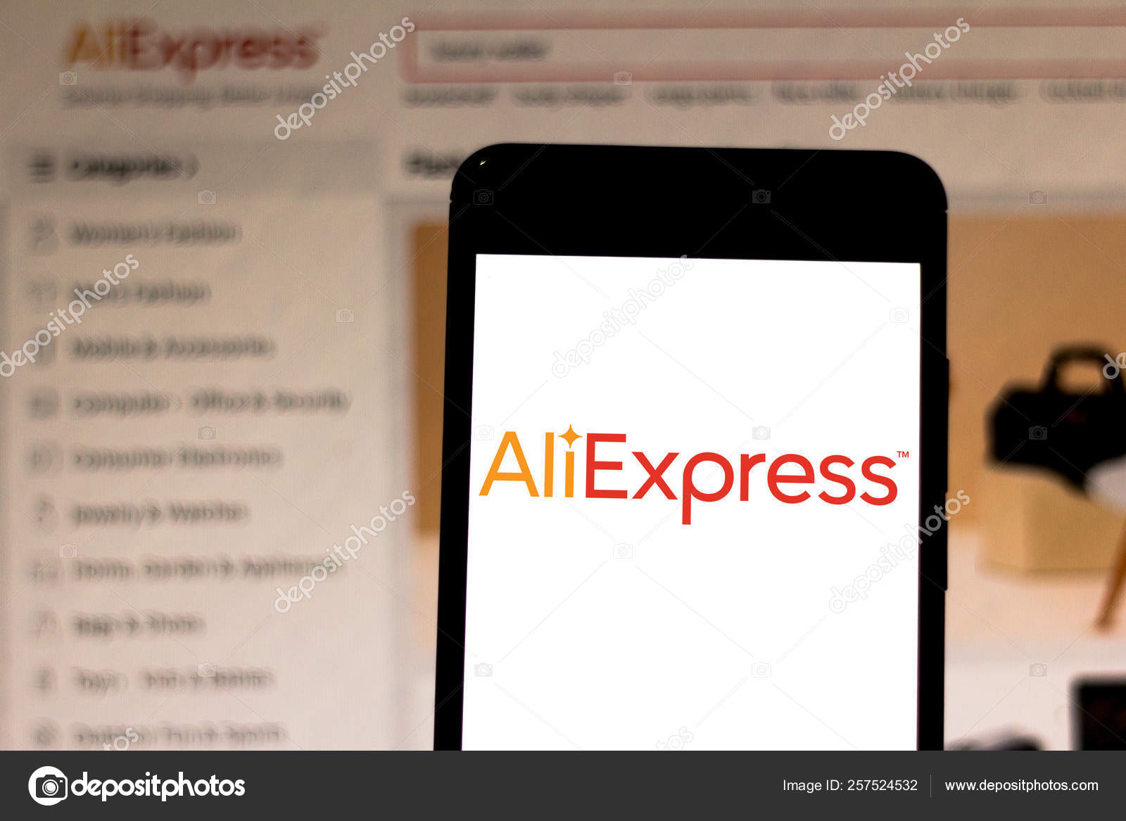 Abril 2019 Brasil Logotipo Aliexpress Dispositivo Móvel Aliexpress Serviço  Varejo — Fotografia de Stock Editorial © rafapress #257524532