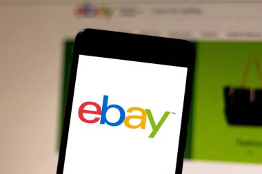 15 Nisan 2019, Brezilya. Mobil cihazda eBay logosu. eBay ABD 'de bir e-ticaret şirketidir. Bu satış ve malların satın almak için dünyanın en büyük sitesidir.