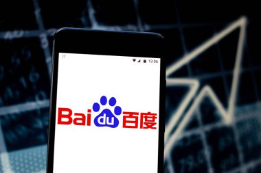 22 Nisan 2019, Brezilya. Mobil cihazda Baidu logosu. Baidu dünyanın en büyük arama motorlarından biridir ve Çin Halk Cumhuriyeti'nde baskın olan