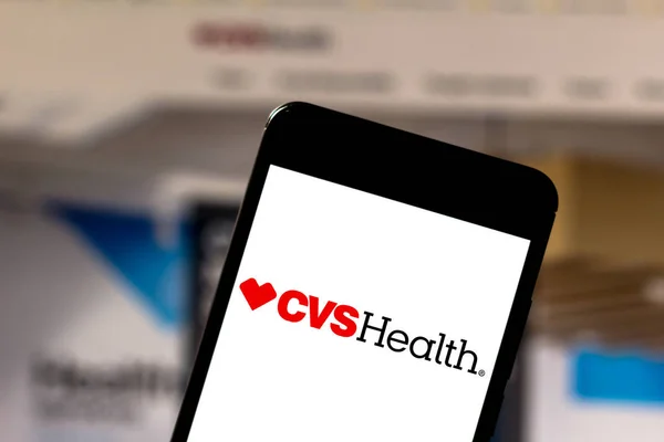 2019년 5월 16일, 브라질. 이 사진 그림에서는 Cvs Health Corporation 로고가 스마트폰에 표시됩니다. — 스톡 사진