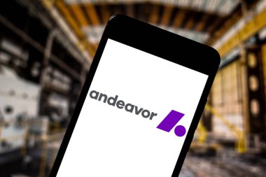 16 Mayıs 2019, Brezilya. Bu fotoğraf illüstrasyonda Andeavor logosu bir akıllı telefonda görüntülenir