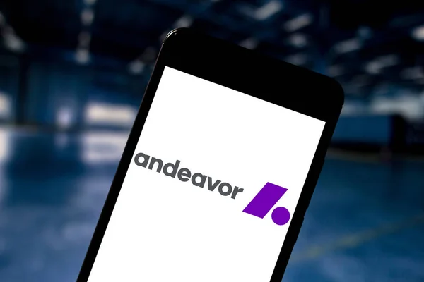 May 16, 2019, Brazil. In this photo illustration the Andeavor logo is displayed on a smartphone — Stock Photo, Image