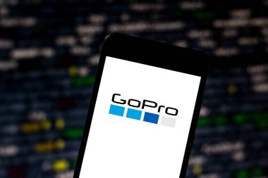 17 Mayıs 2019, Brezilya. Bu fotoğraf illüstrasyonda Gopro logosu bir akıllı telefonda görüntülenir.