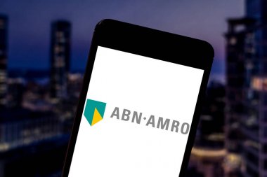 21 Mayıs 2019, Brezilya. Bu fotoğraf illüstrasyonda Abn Amro logosu bir akıllı telefonda görüntülenir